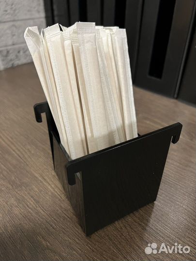 Диспенсер крышек