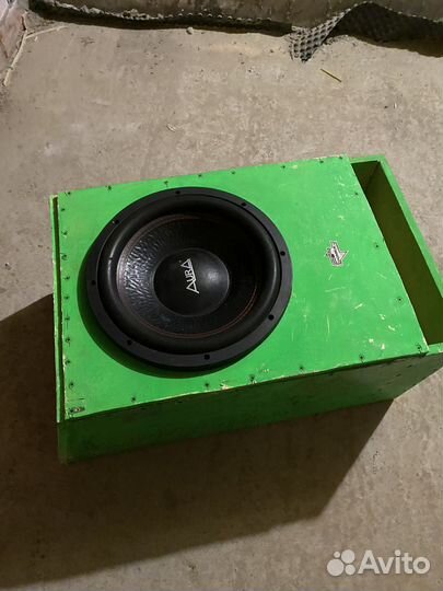 Сабвуфер с коробом