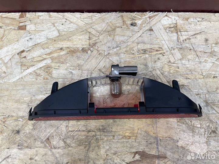 Стоп-сигнал Renault Logan