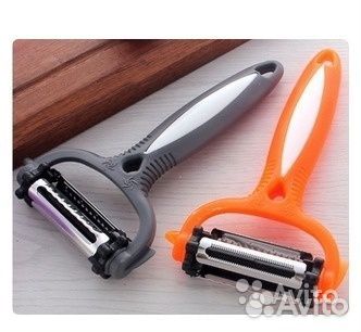Овощечистка с тремя поворотными лезвиями