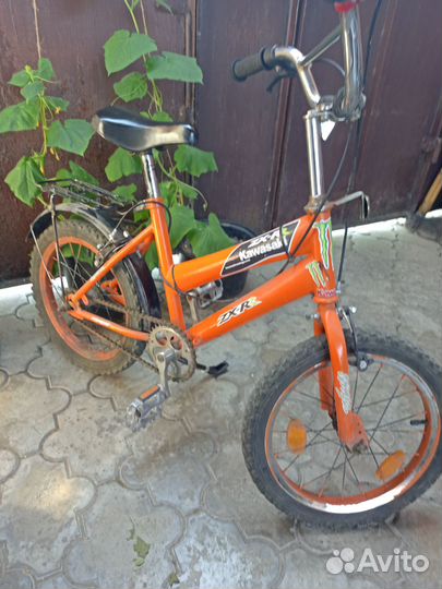 Детский велосипед и самокат