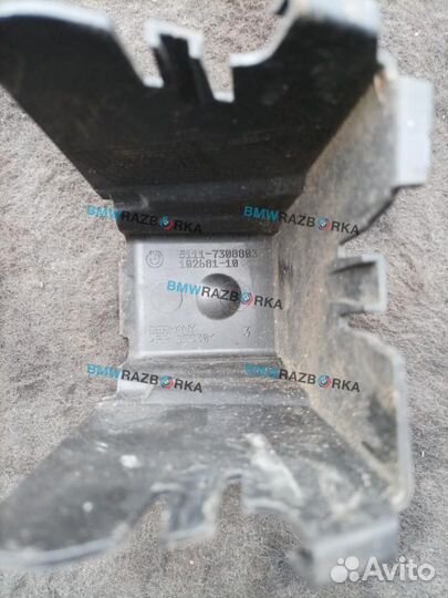 Накладка замка капота BMW 3 F30/F31/F34 рест. 2018