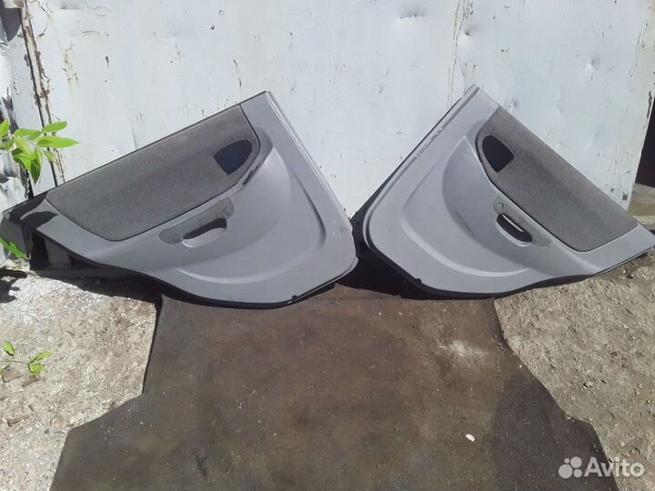 Обшивка двери Hyundai Accent 2