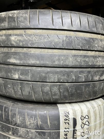 Michelin Pilot Sport 4 S 285/40 R23 и 325/35 R23