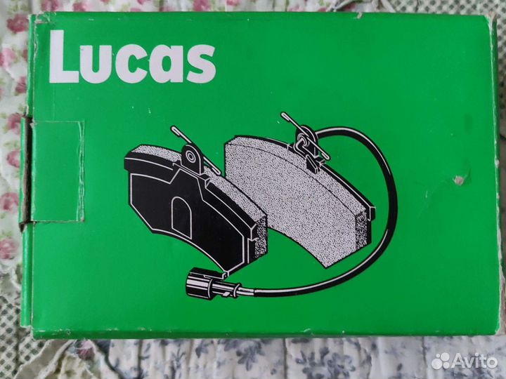 Передние тормозные колодки на Mitsubishi