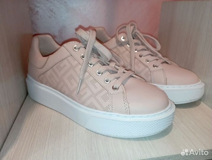 Кроссовки женские guess 37