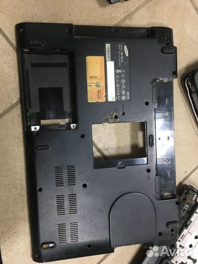 Samsung r519 поддон