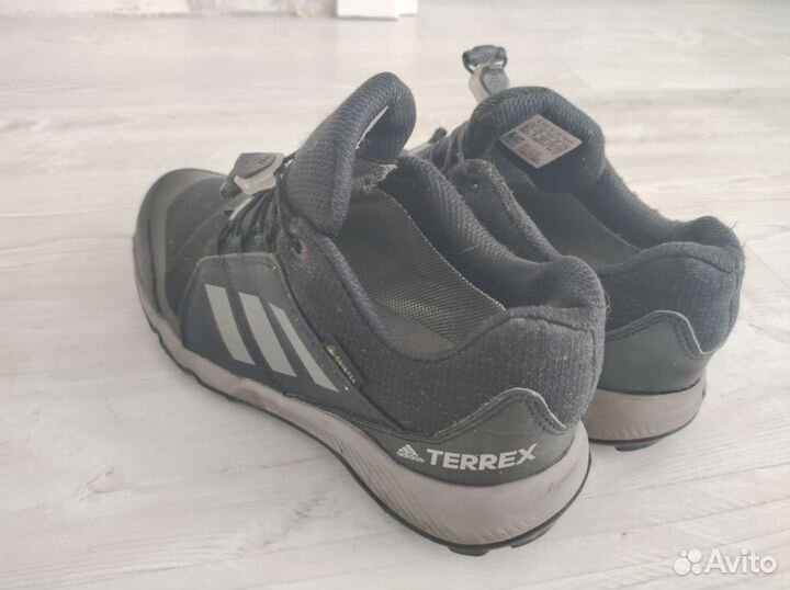 Кроссовки adidas terrex