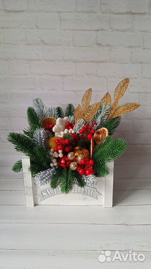 Новогодняя композиция в кашпо