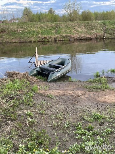 Лодка с мотором