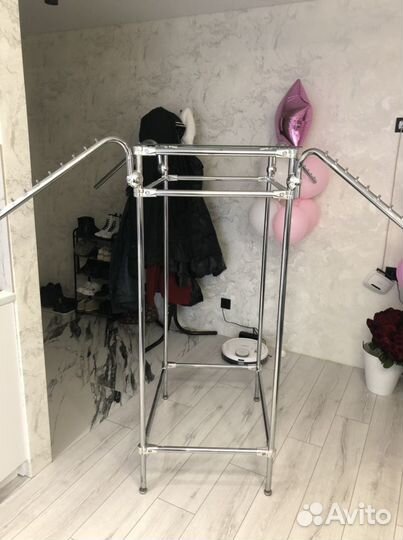 Вешалка напольная для магагзина