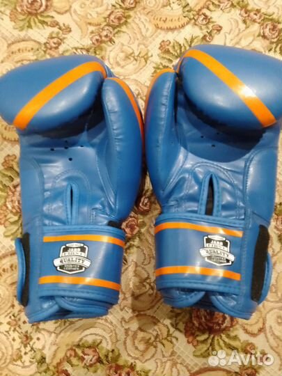 Боксерские перчатки