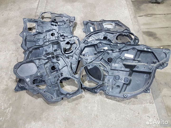 Панель двери mazda