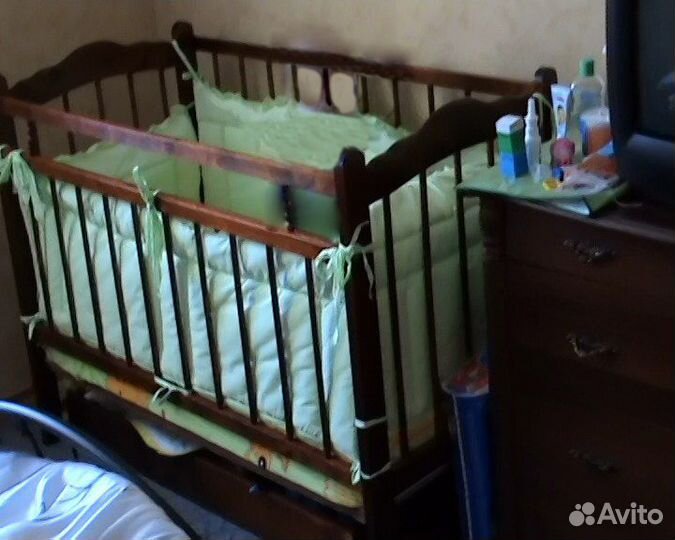 Детская кроватка с матрацем