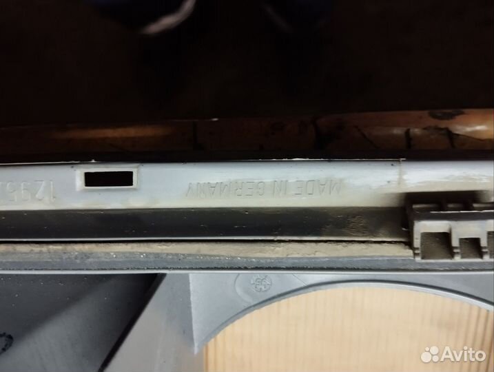 Стекло на фару w124