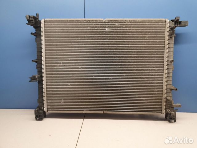 Радиатор основной охлаждения двигателя Renault Dus