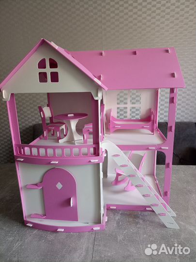 Кукольный домик с мебелью