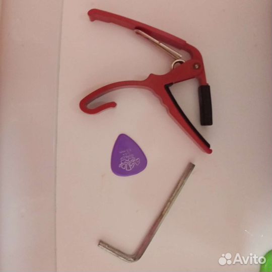 Акустическая гитара