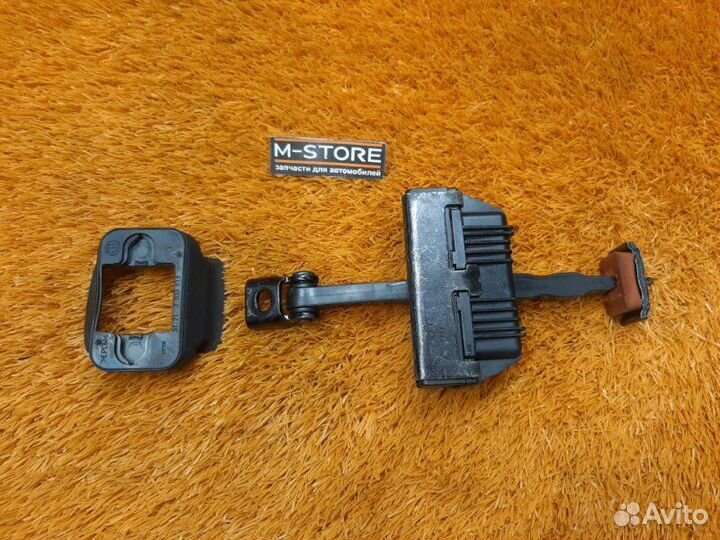 Ограничитель двери передний правый Bmw 5-Series