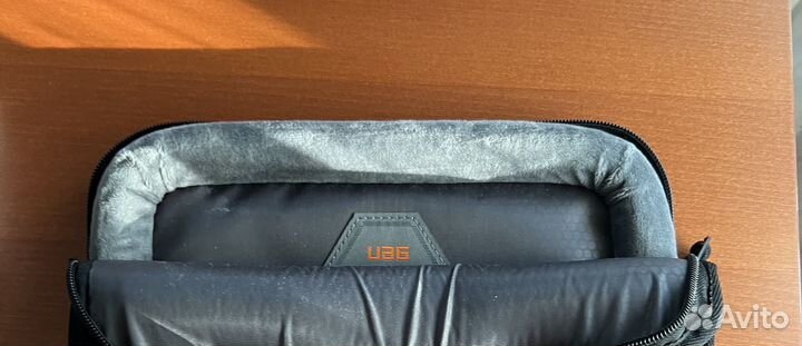 Чехол-папка UAG для MacBook 16