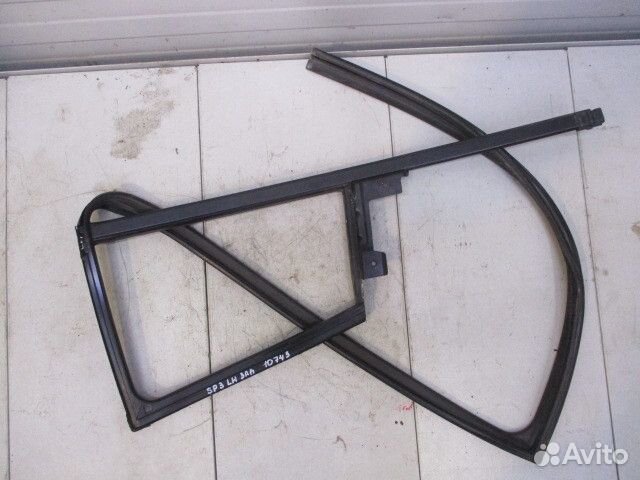 Уплотнитель стекла двери задней левой Kia Sportage