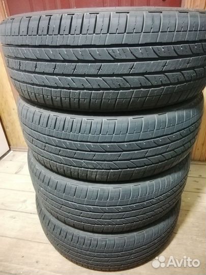 Bridgestone Dueler H/T 215/60 R17