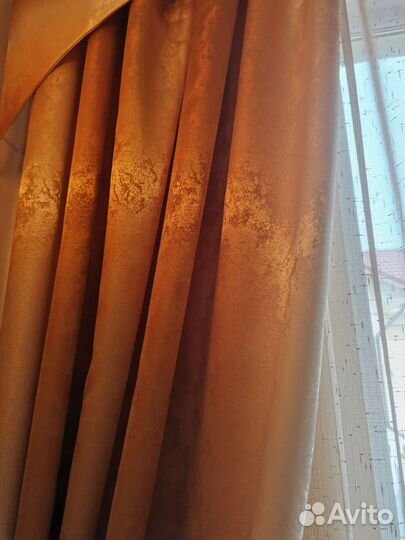 Шторы золотистые с градиентом