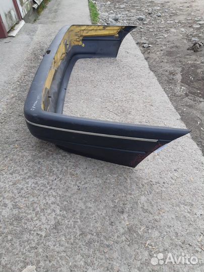 Задний бампер на Ford Orion 1990-1993