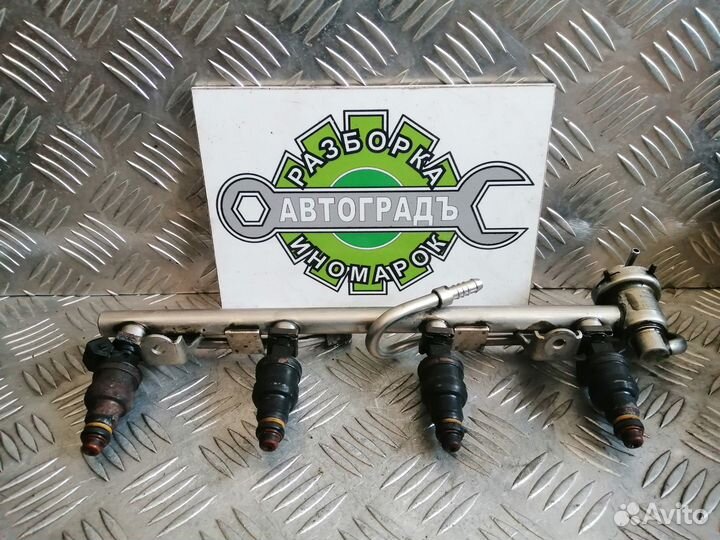 Рампа топливная Audi A4 B5 1.8 ADR 125 л.с 1996г