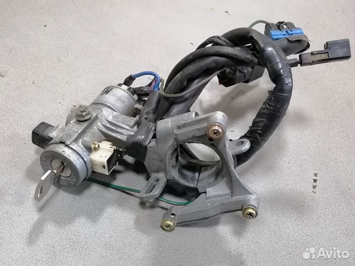 Замок зажигания Mitsubishi Mirage 1991