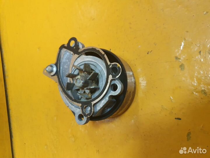 Помпа водяная насос 1.5 HR15 DE HR15DE nissan нисс