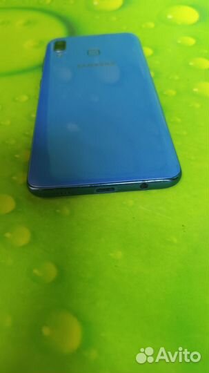 Samsung Galaxy A30, 3/64 ГБ