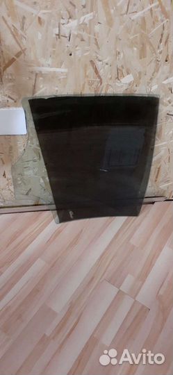 BMW 5 f 10 Стекло боковое заднее правое