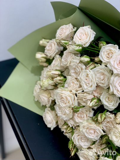 Букет кустовых роз L