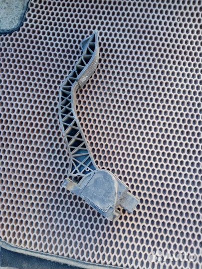 Педаль газа Peugeot 307