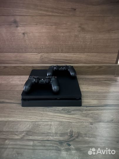 Sony playstation 4 slim 1tb+2геймпада +игры