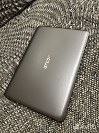Ноутбук Asus E403SA