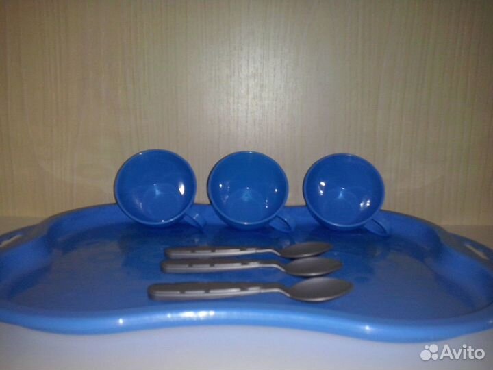 Посудка чайная на три персоны с подносом