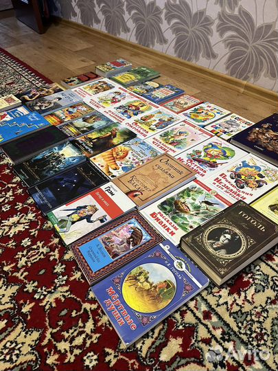 Книги. Детская и взрослая литература