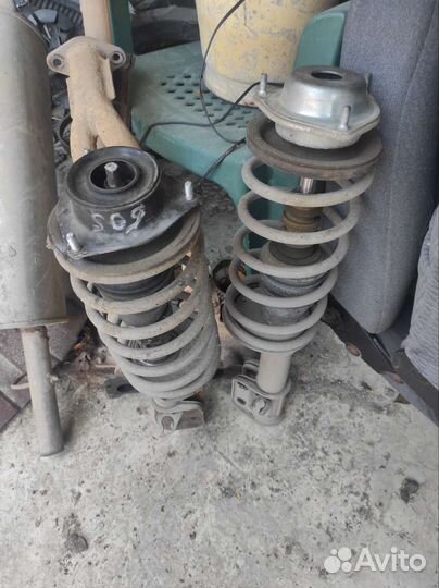 Стойки передние в сборе