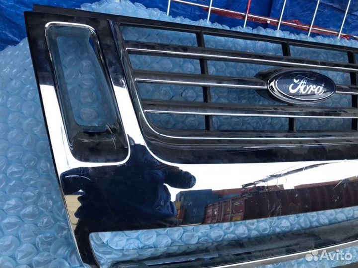 Решетка радиатора Ford Explorer U251 4.0L sohc