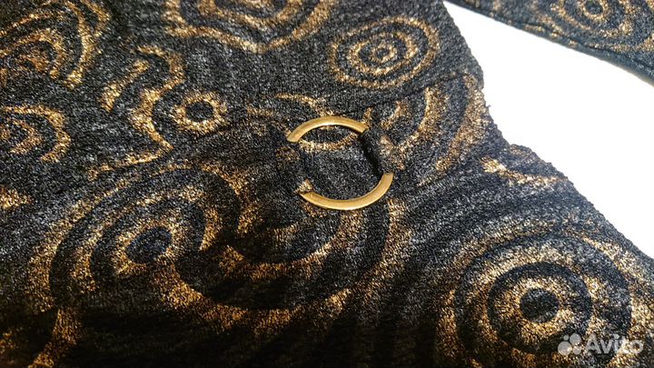 Платье с золотым рисунком р. 44