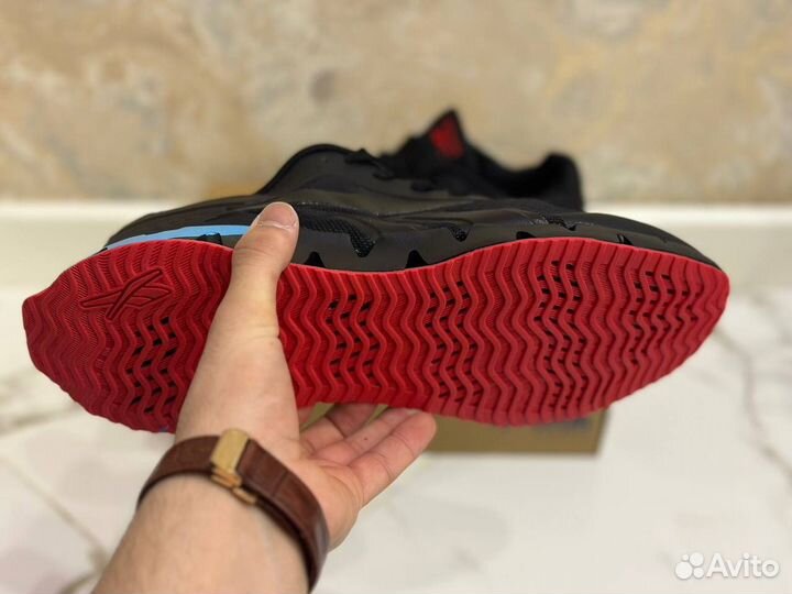 Кроссовки Reebok черные