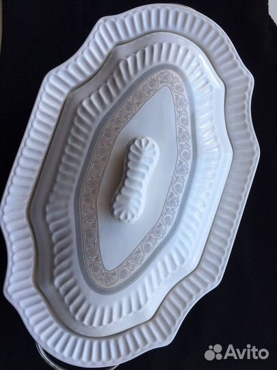 Фарфоровая посуда блюдо