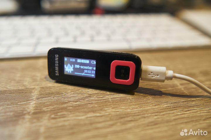 Mp3 плеер Samsung F3 4gb