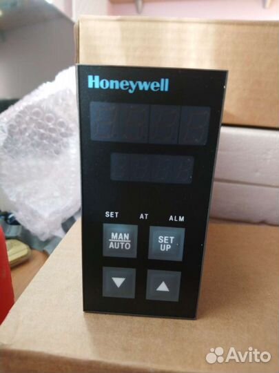 Универсальные контроллеры Honeywell