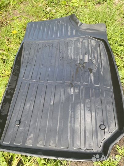 Автомобильные коврики резиновые