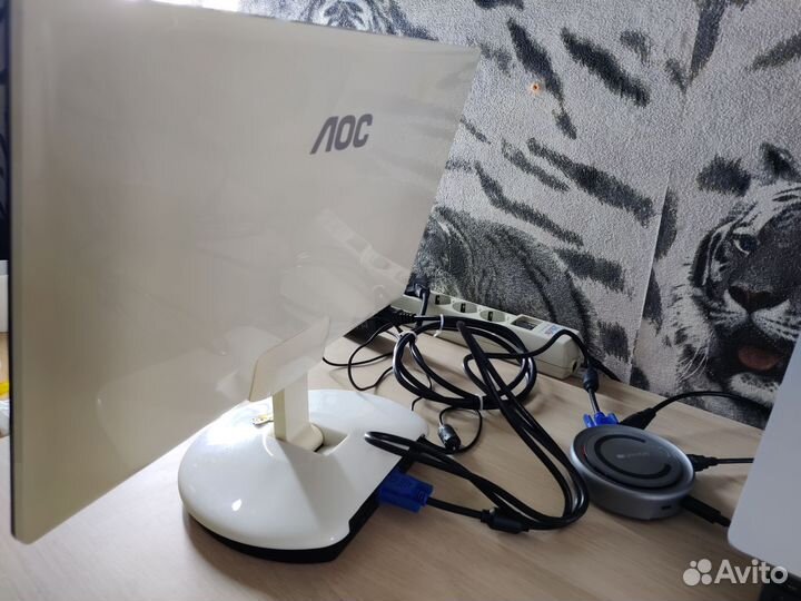 Монитор aoc 19 1366х768