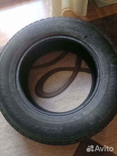 Pirelli Ice Asimmetrico 235/65 R17