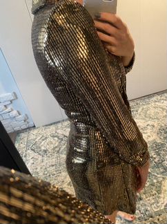 Платье Zara с пайетками новое S
